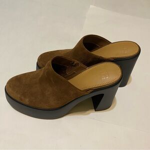 NWOT! Gianni Bini Sued Platform Clog Mules size 8M